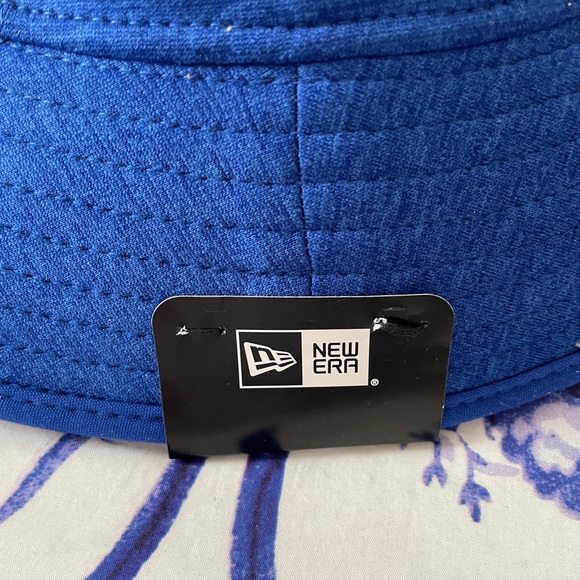 Men's New Era Heather Royal New England Patriots Bucket Hat - Picture 5 of 7